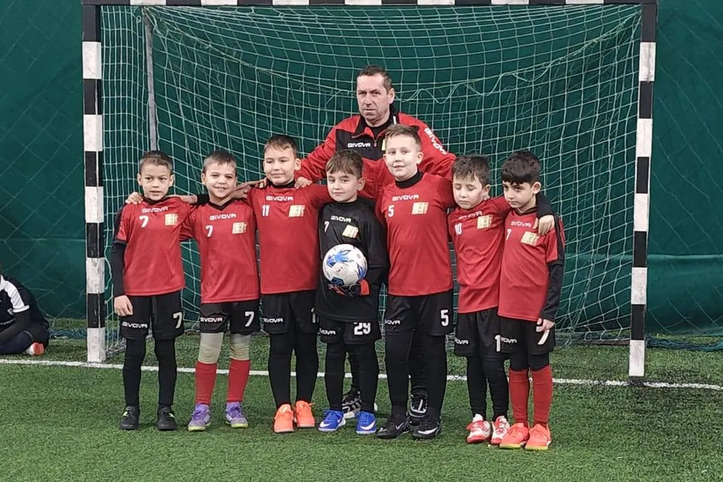 Copiii tecuceni, victorioşi la turneul de fotbal de la Odobeşti