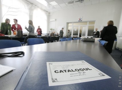 Profesorii, consultaţi asupra Legii Educaţiei 