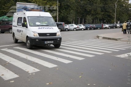 Pensionară neatentă la parcare