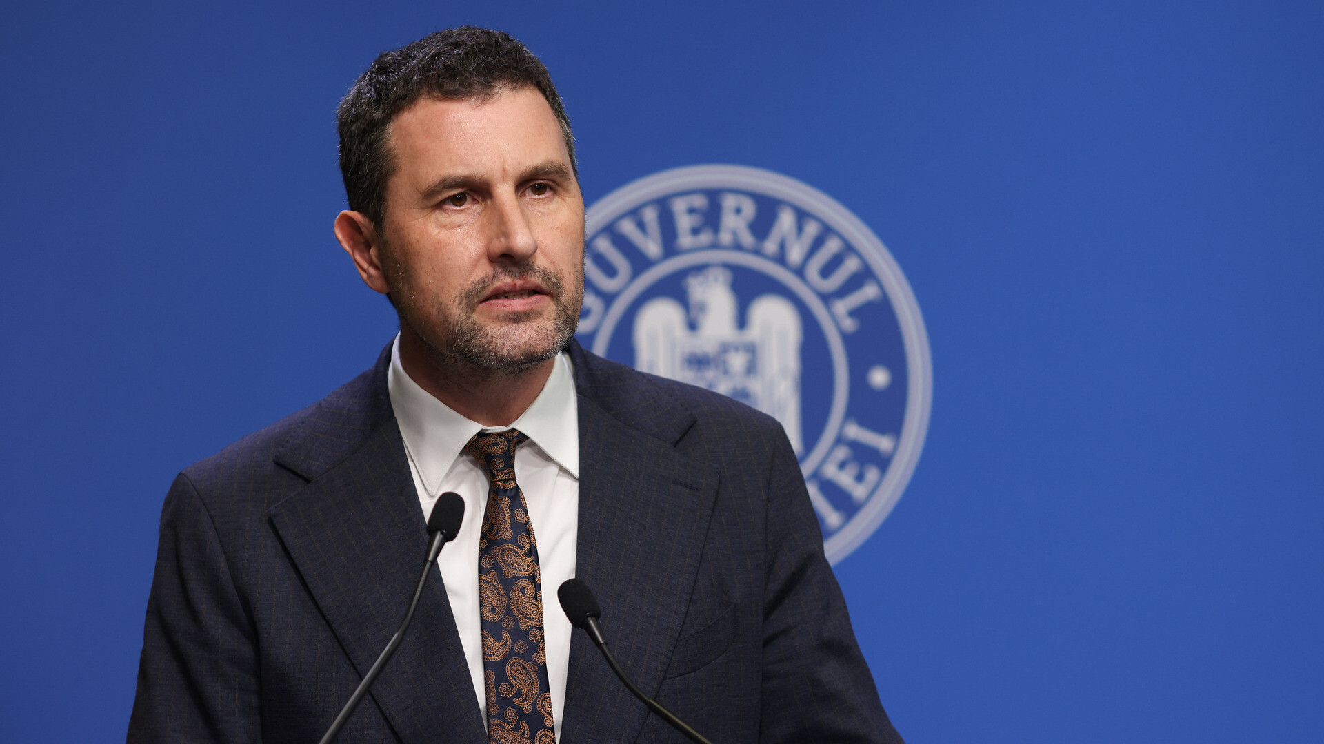 Autoritățile locale vor putea reține o parte din ajutorul social pentru datorii