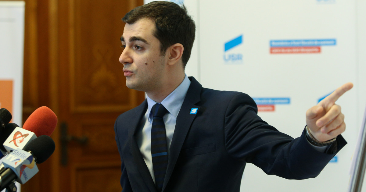 USR atacă la Curtea Constituțională legea de creștere a taxelor
