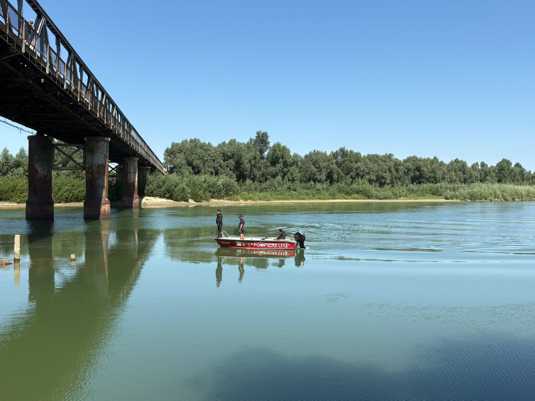 Trupul minorului dispărut în apele Siretului a fost găsit
