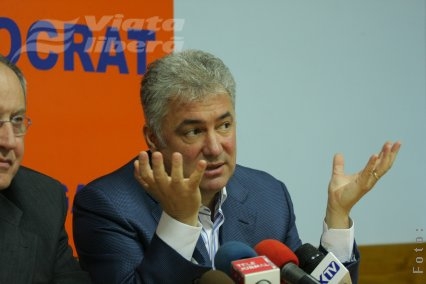 Angajamente multe, cifre, mai puţine   