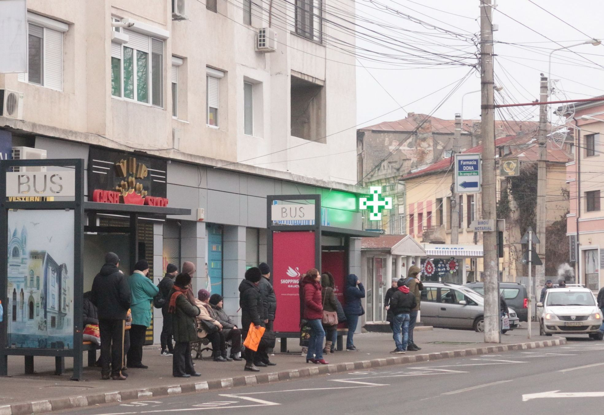 Gălăţenii îngheaţă în staţii şi ”mulţumesc” Transurb