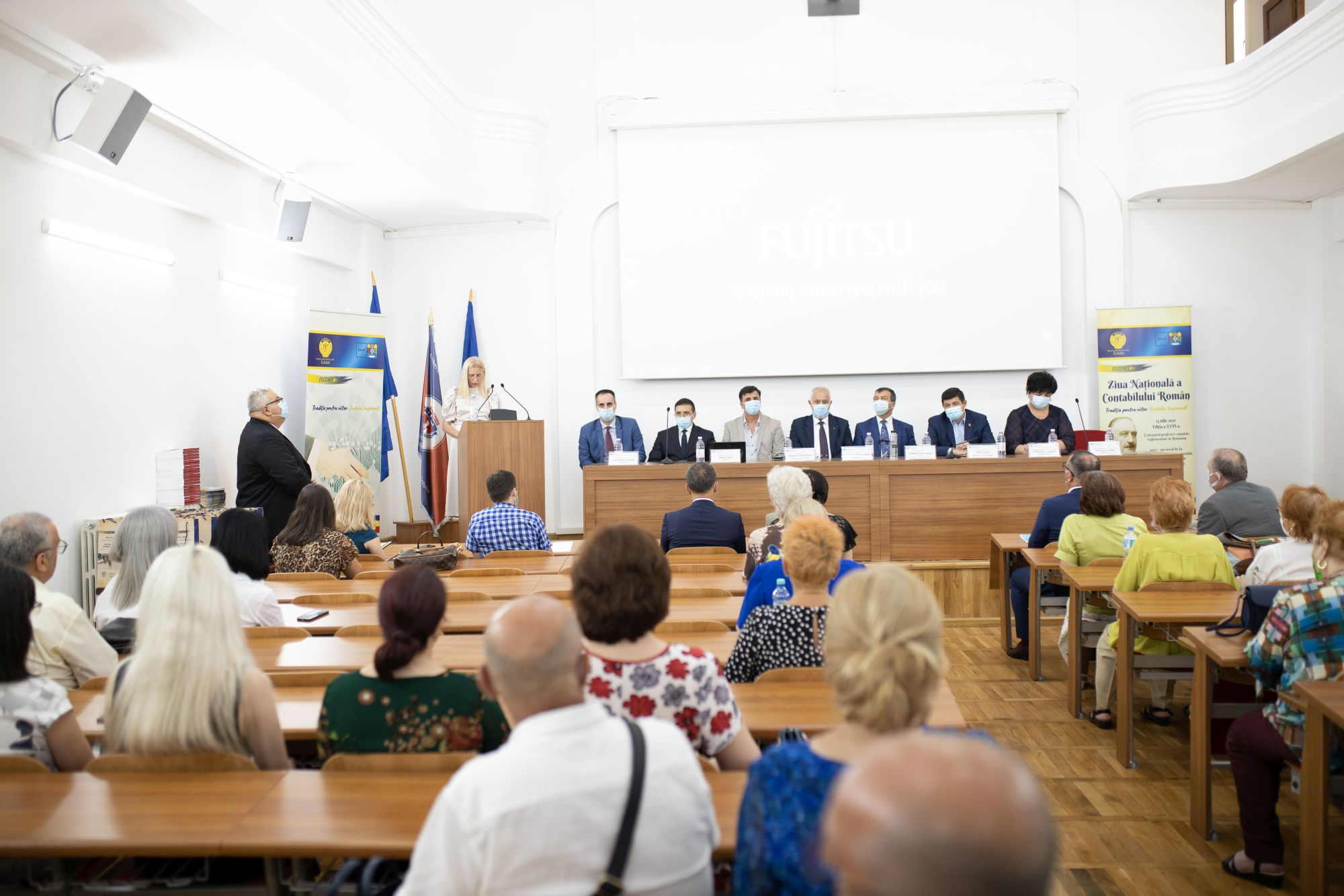 Contabilii "centenari" ai Galațiului