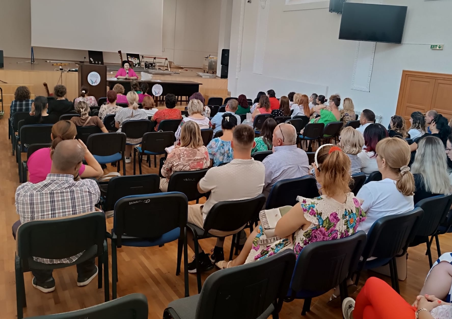 Profesorii gălăţeni, instruiţi pentru a preveni consumul de droguri