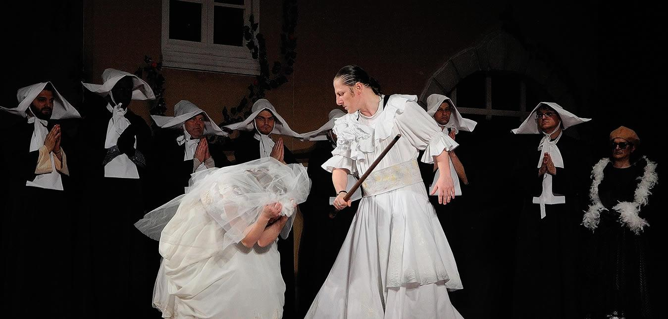 Teatrul Dramatic şi două spectacole de Shakespeare