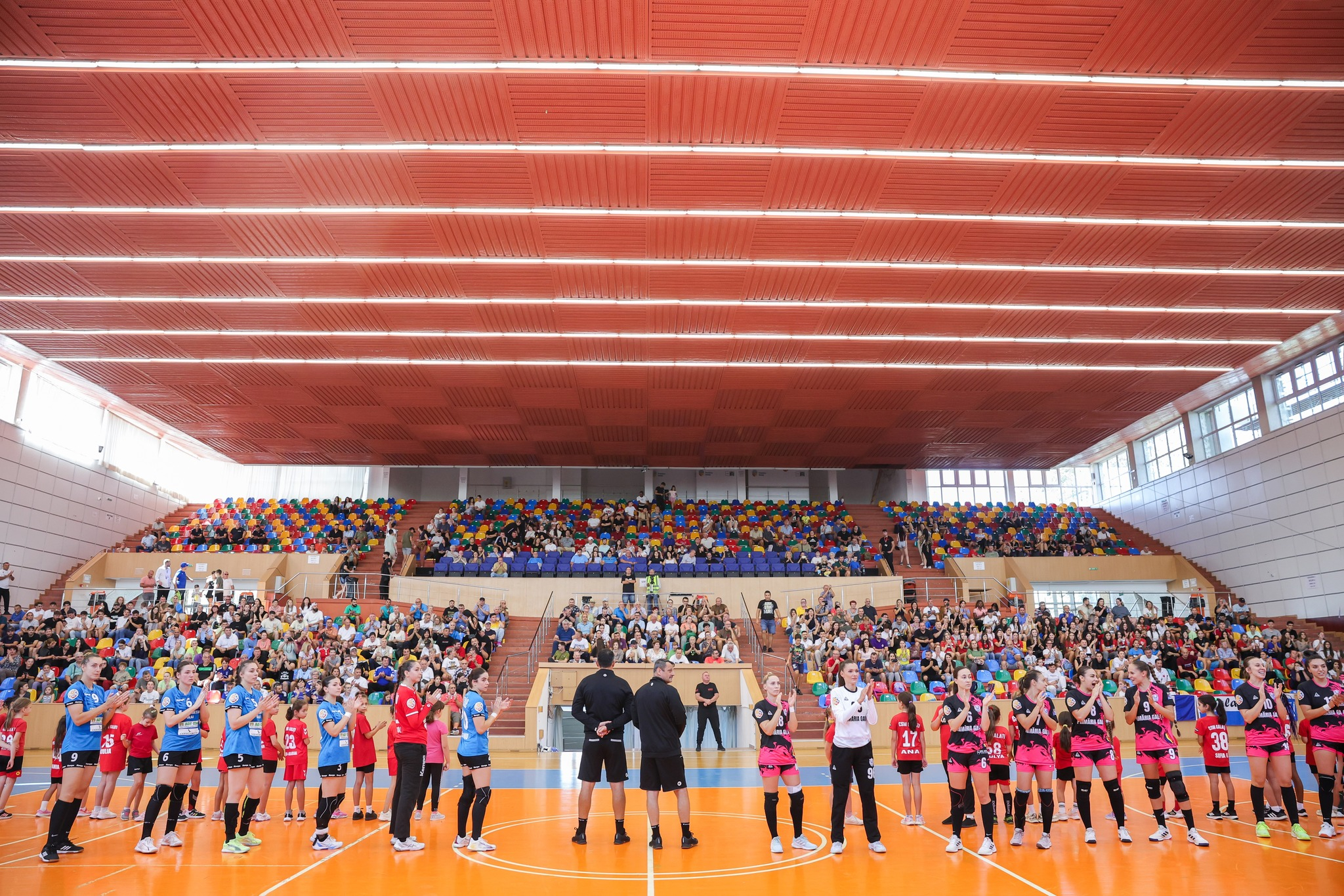 Handbalistele gălățence n-au făcut față unui arbitraj potrivnic