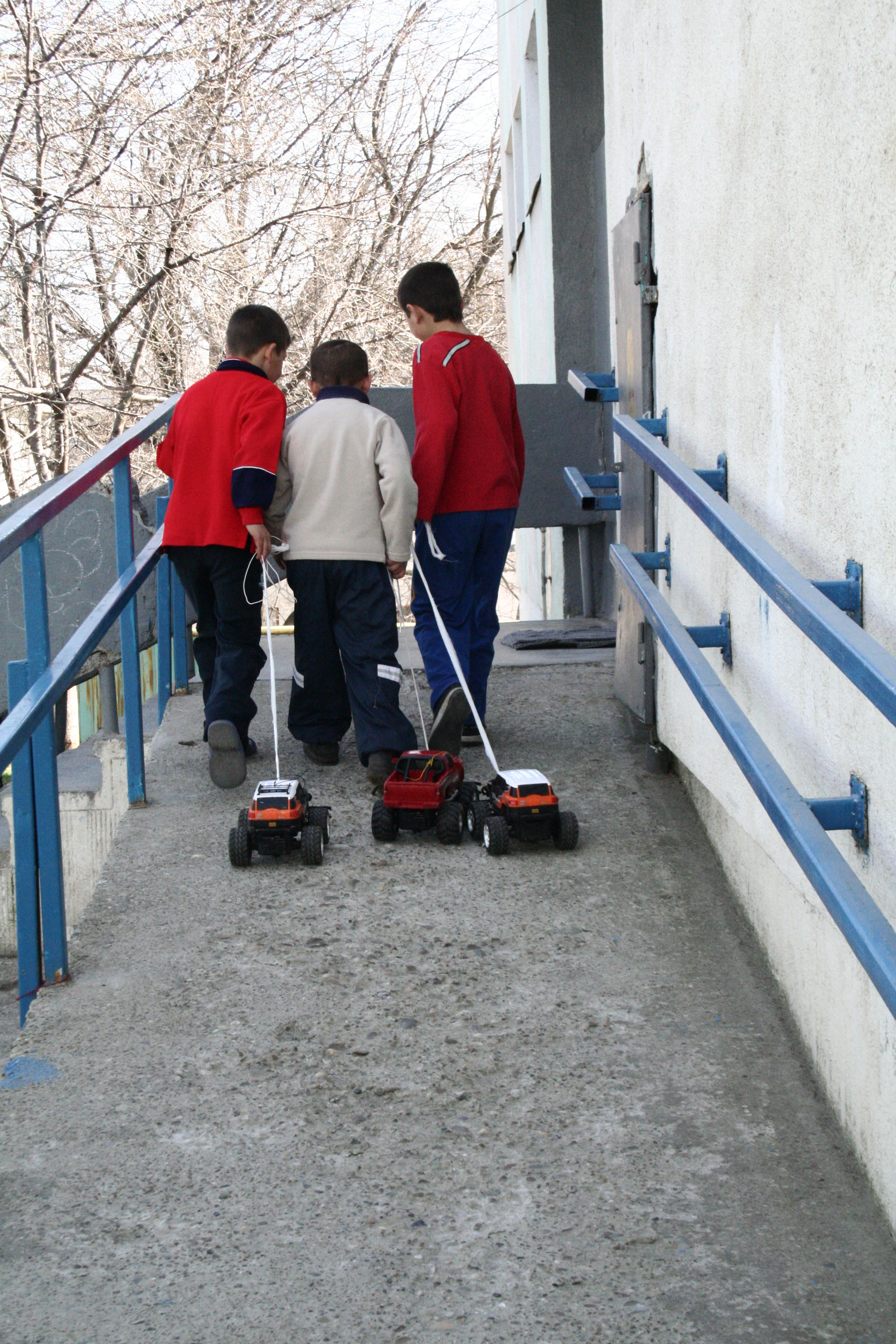 Sprijin din partea comunităţii: 500 de copii abandonaţi îl aşteaptă şi ei pe Moş Crăciun