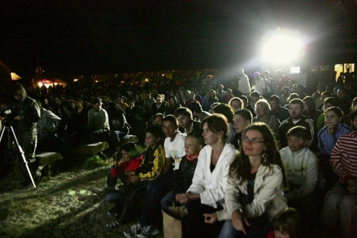 Galaţiul va avea, de miercuri, mega-CINEMATOGRAF în aer liber! Iată ce FILME vor rula. INTRARE GRATUITĂ