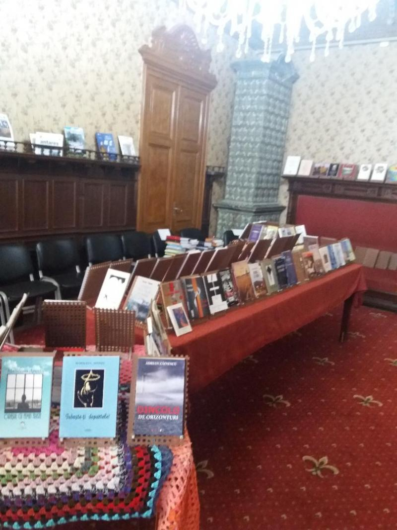 Expoziţie de carte gălăţeană a momentului