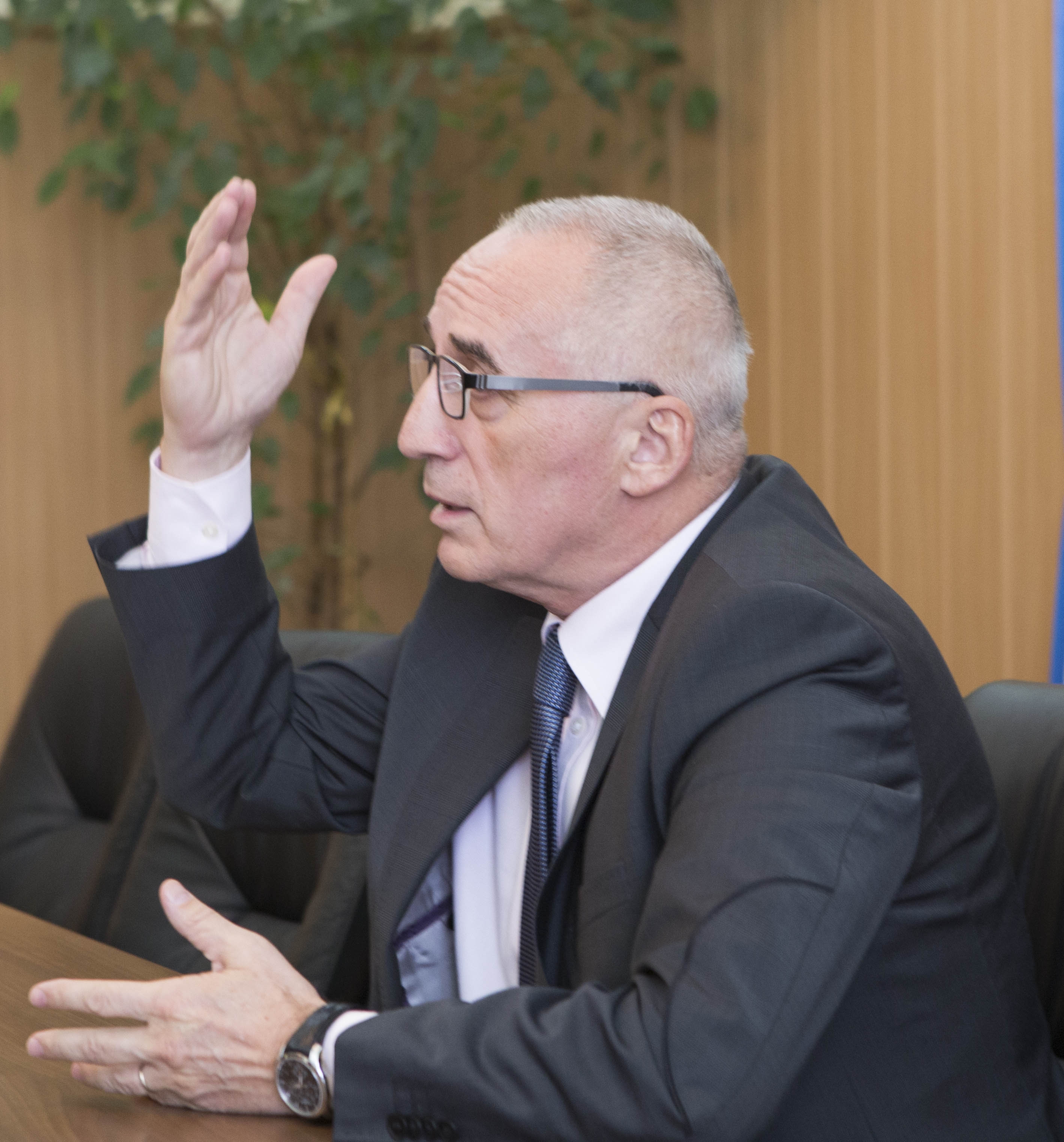 Primarul Marius Stan s-a întâlnit cu Adamescu: „Dacă ar ceda clubul fără datorii, am putea încerca să-l salvăm”