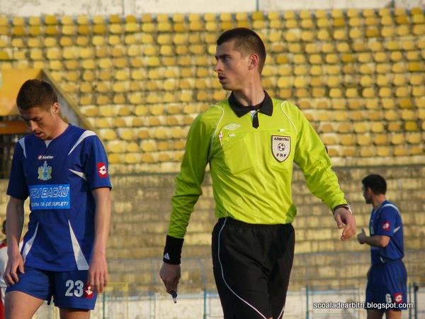 Un gălăţean vrea arbitraj de performanţă în Germania: "Cel mai frumos este să respecţi şi să fii respectat!"