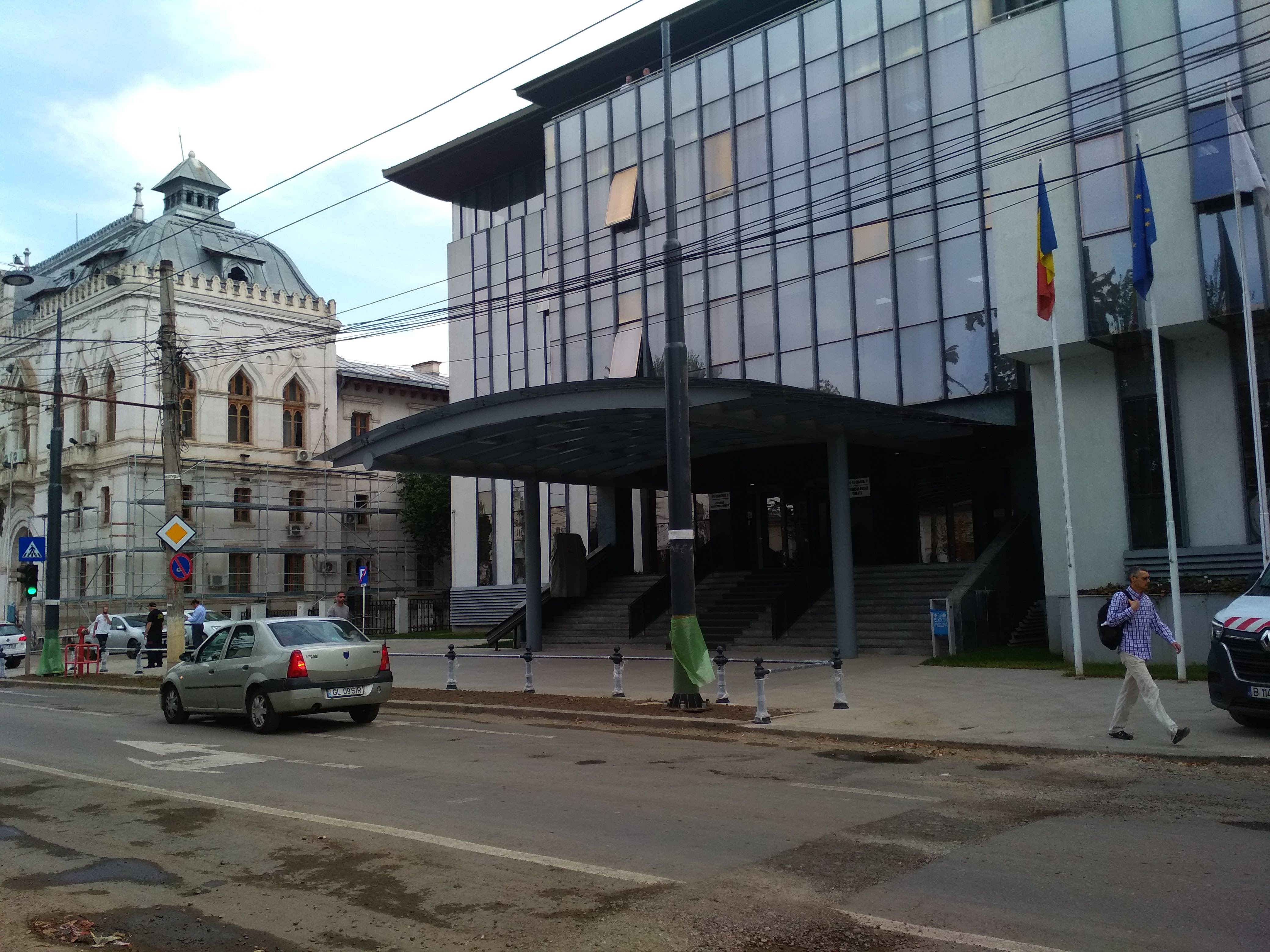 Se caută juriști, economiști și un diriginte de șantier