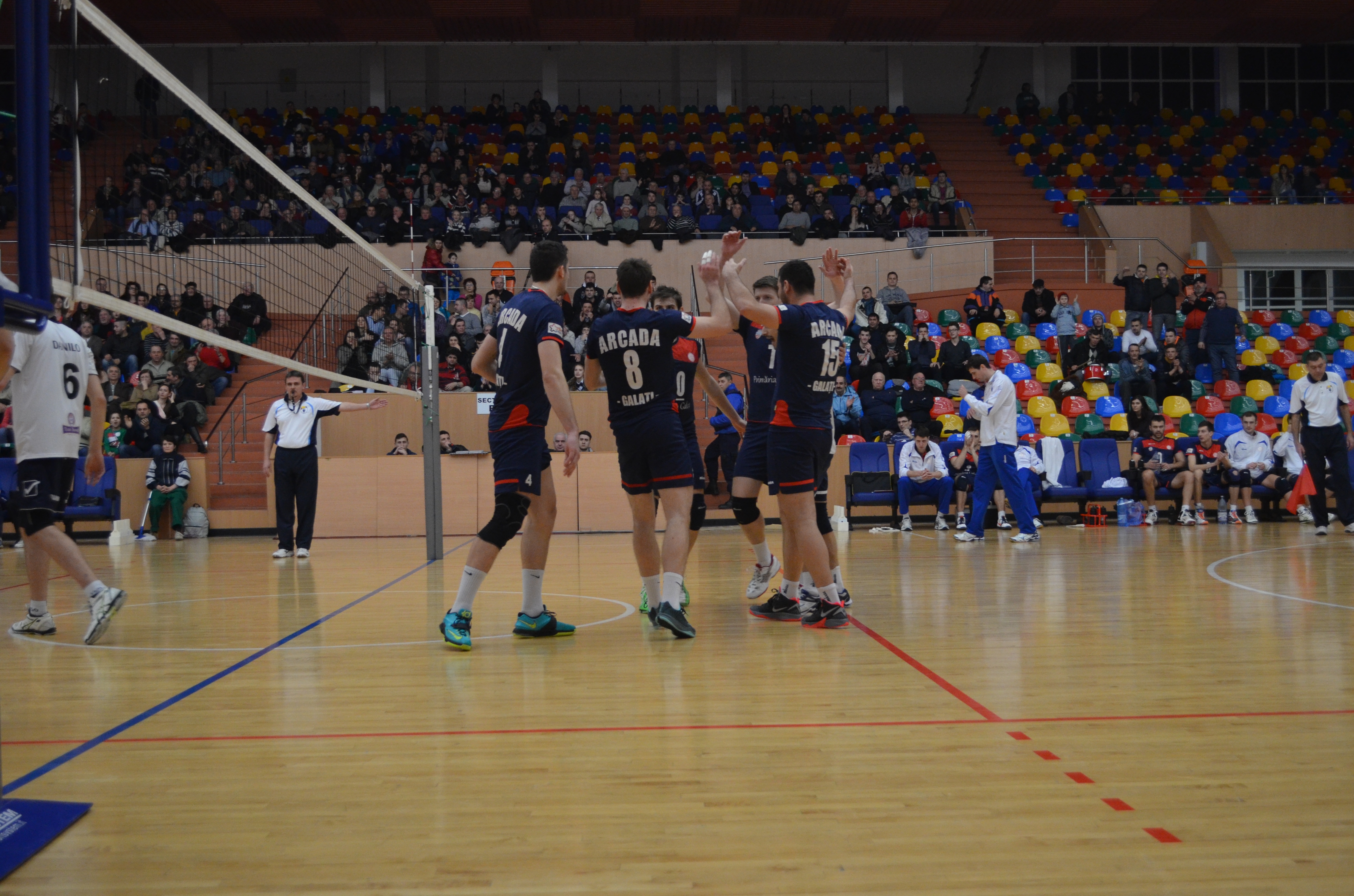 Voleibaliştii de la Arcada joacă astăzi ultimul meci acasă din sezonul regulat