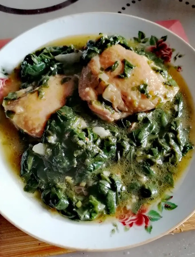 Mâncare de spanac cu pui, sănătate în farfurie