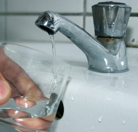 PROIECT DE HOTĂRÂRE: Liberalii propun APĂ CU PROGRAM pentru asociaţiile cu DATORII