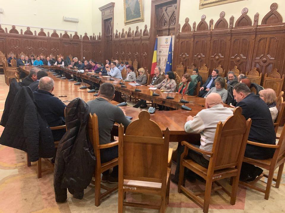 Trei instituții raportoare pe ordinea de zi