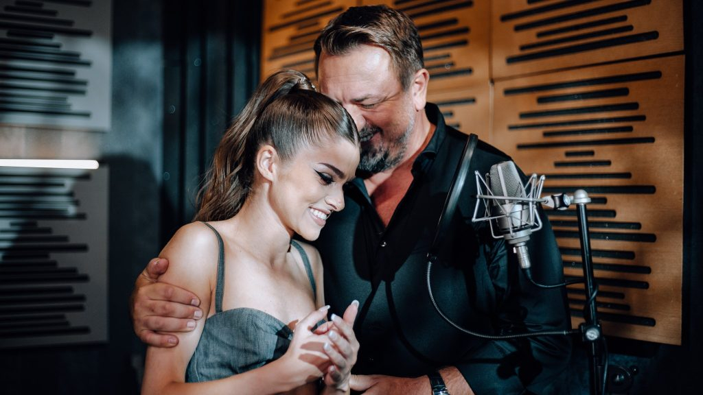 De ce l-a părăsit Theo pe Smiley pentru Brenciu