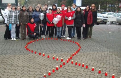 „Nu iubiţi cu ochii închişi! Protejaţi-vă!”