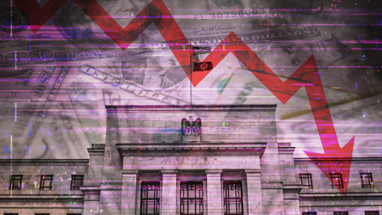 Leul se depreciază la final de lună, după ce Fed a redus dobânzile
