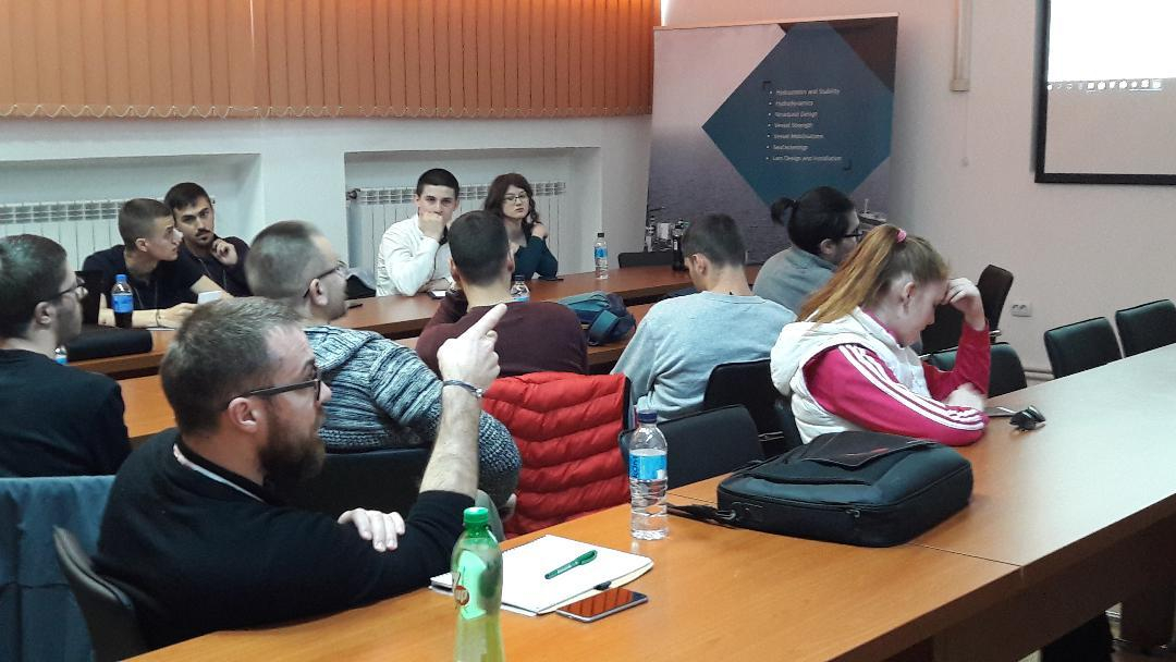 Concurs cu premii în bani pentru studenţii navalişti