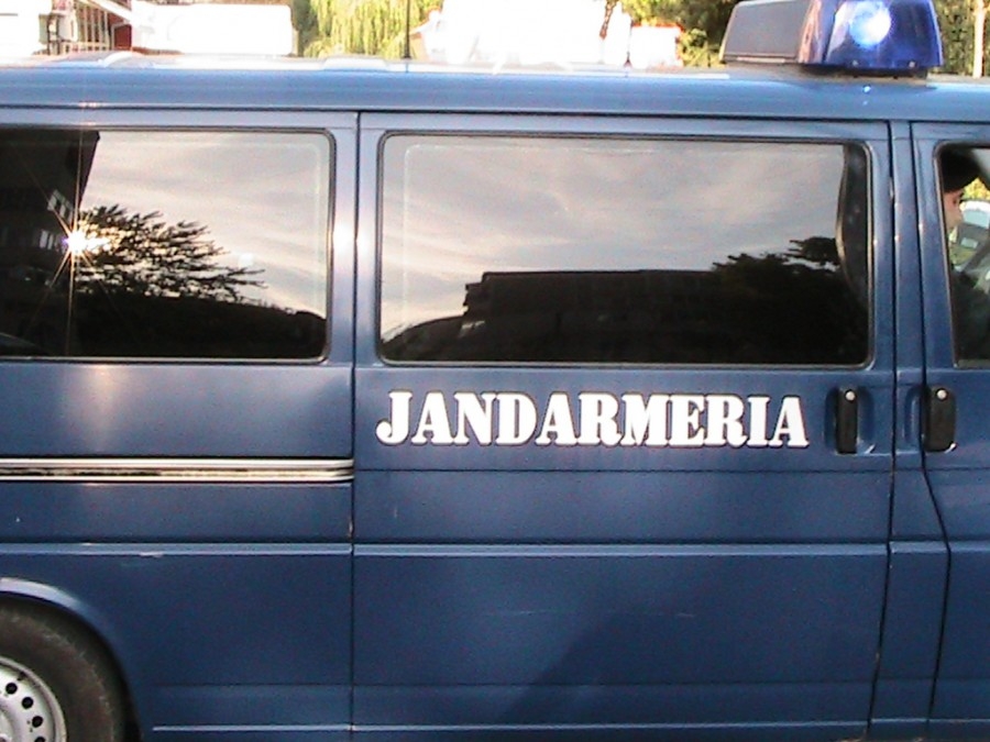 Scene de o VIOLENŢĂ rară după un accident banal. Un biciclist a "măturat" strada cu victima