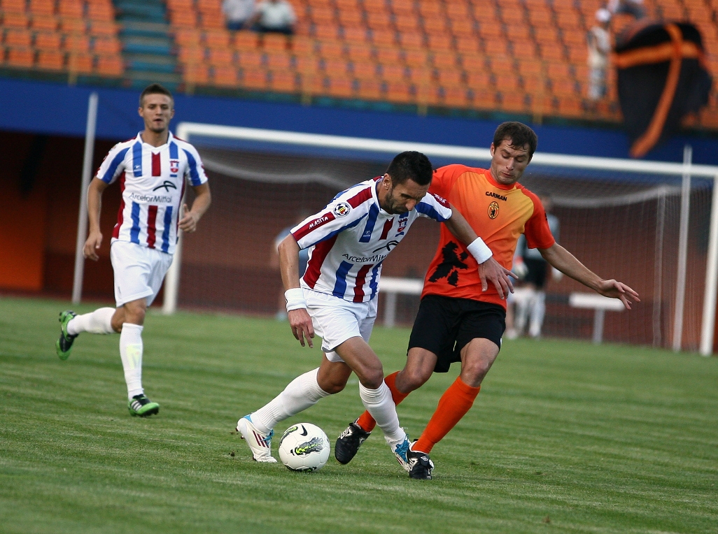 Oţelul şi autobaza cu număr de Neamţ 