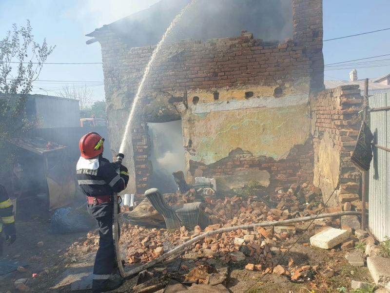 În fiecare zi din februarie, în Galaţi a ars o casă