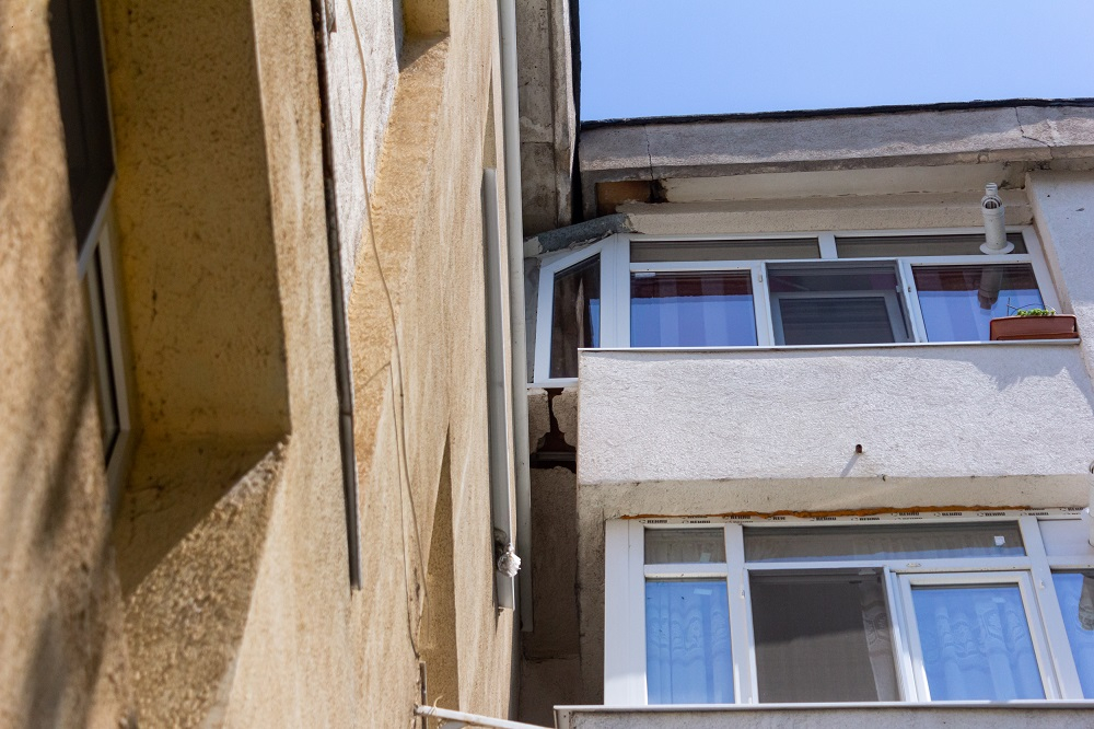 O placă de beton, ”vinovată” de surparea blocului B17