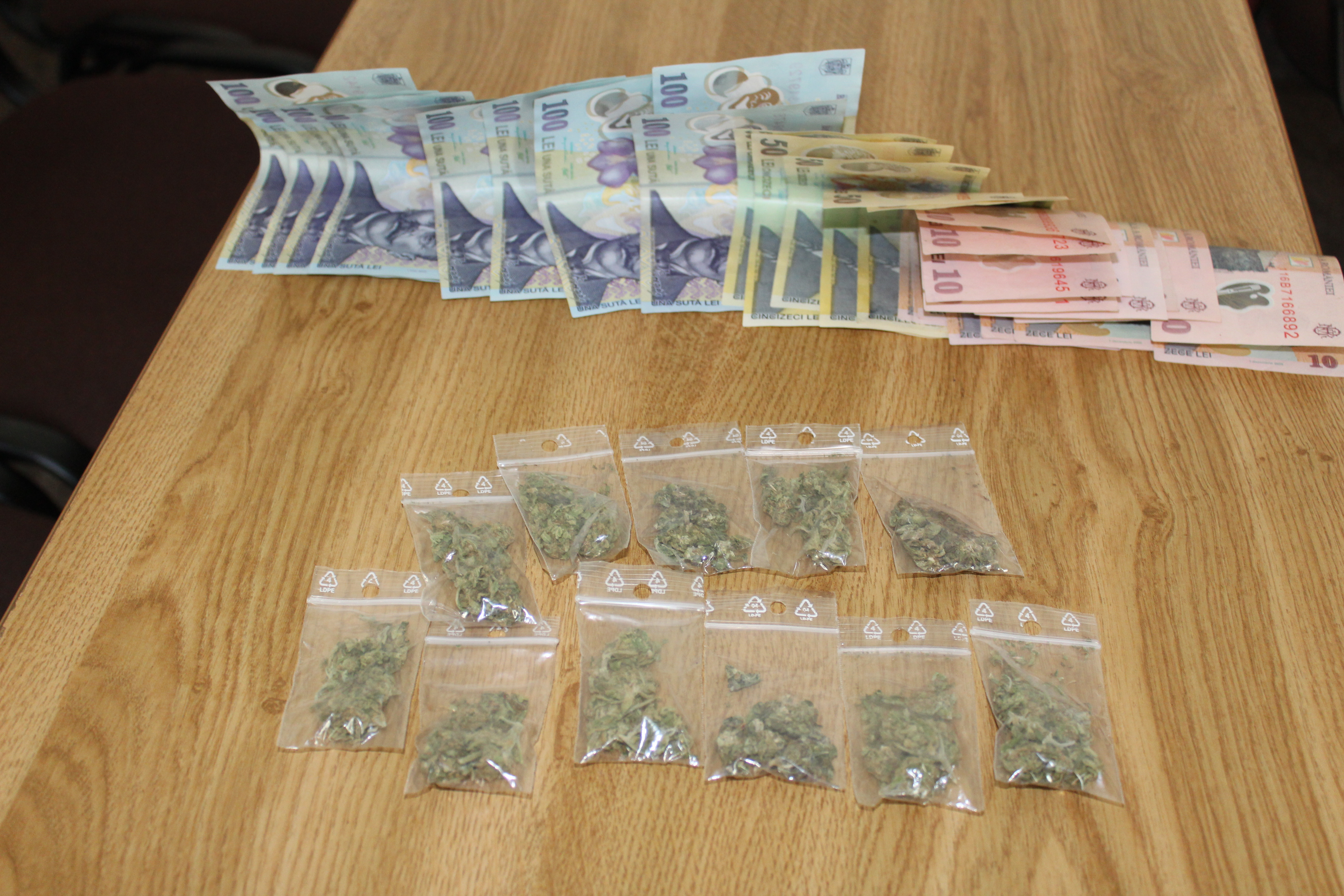 Legea nu-i (mai) pedepseşte. Consumatorii de azi, traficanţii de mâine