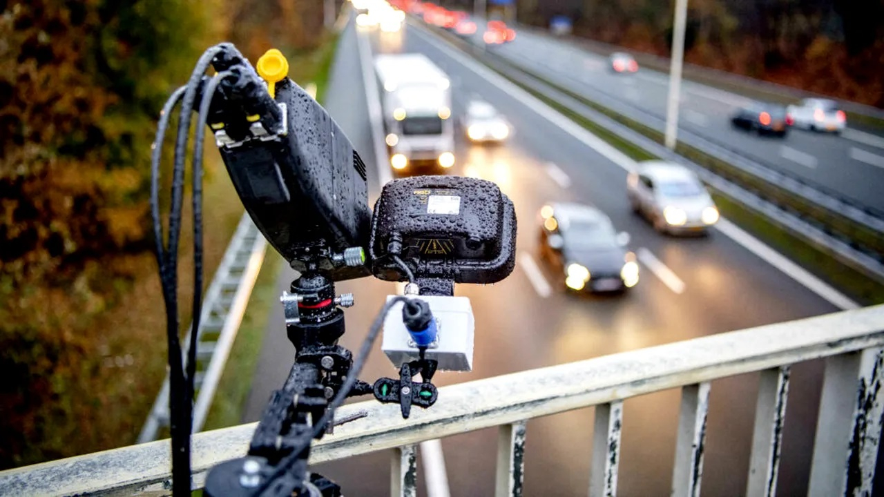 Sute de video-radare pe drumuri naționale și autostrăzi
