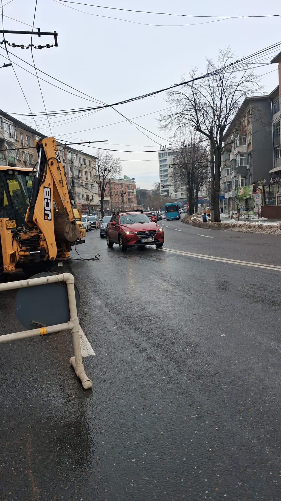 Trafic îngreunat şi troleibuze înlocuite cu autobuze