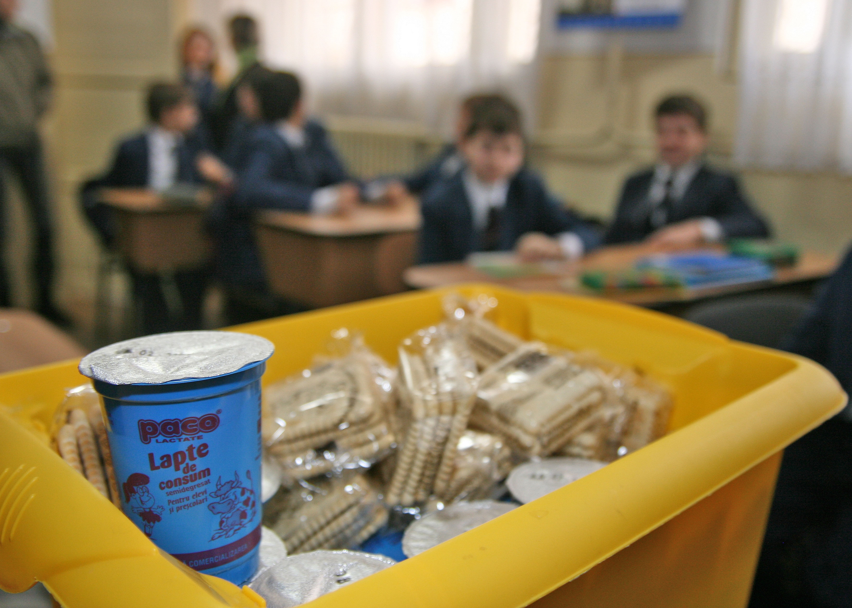 Încă două săptămâni fără lapte în şcolile din Galaţi, Tecuci şi Pechea