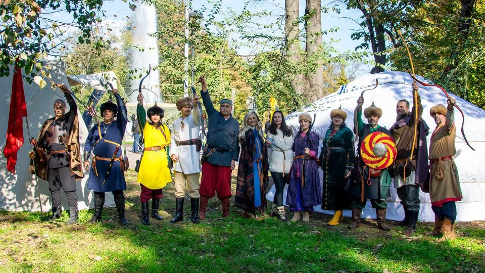 Arcașii din Galați, la Hîdîrlezul tătarilor din Dobrogea (FOTO)