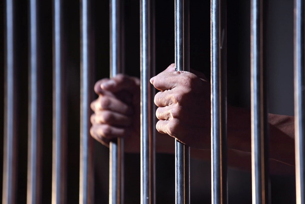 Complice la viol, trimis după gratii