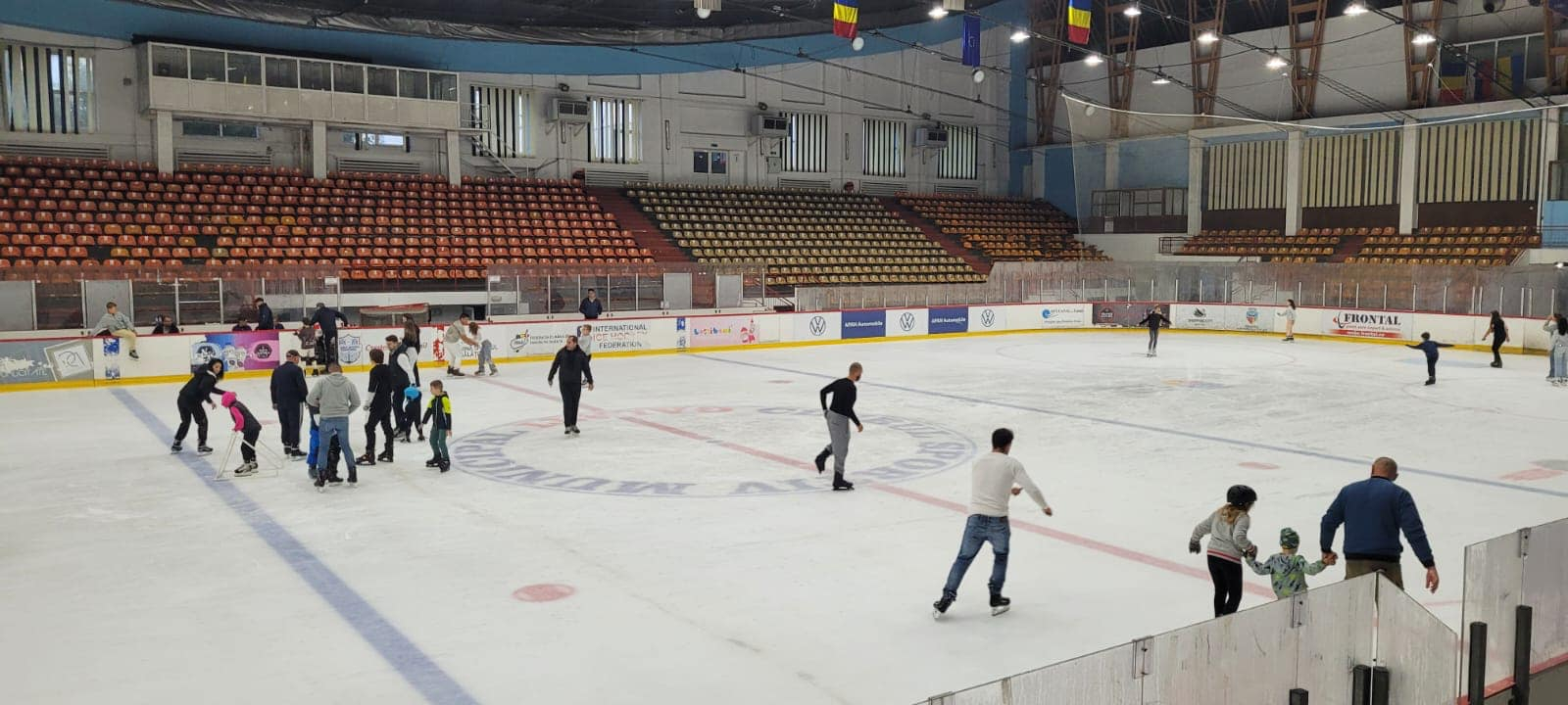Weekend pentru public la patinoar