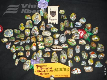 Picturi miniaturale pe piatră