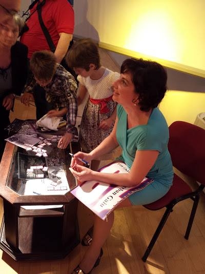 CRONICĂ DE CENACLU/ Visele la cornet, nişte popice de bumbac