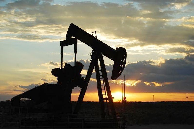 Prețul carburanților ar putea depăși 10 lei/litru