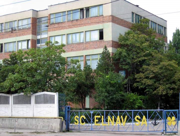 Salarii restante de zece ani, la fosta întreprindere Elnav. Peste 100 de foști angajați au încă de așteptat