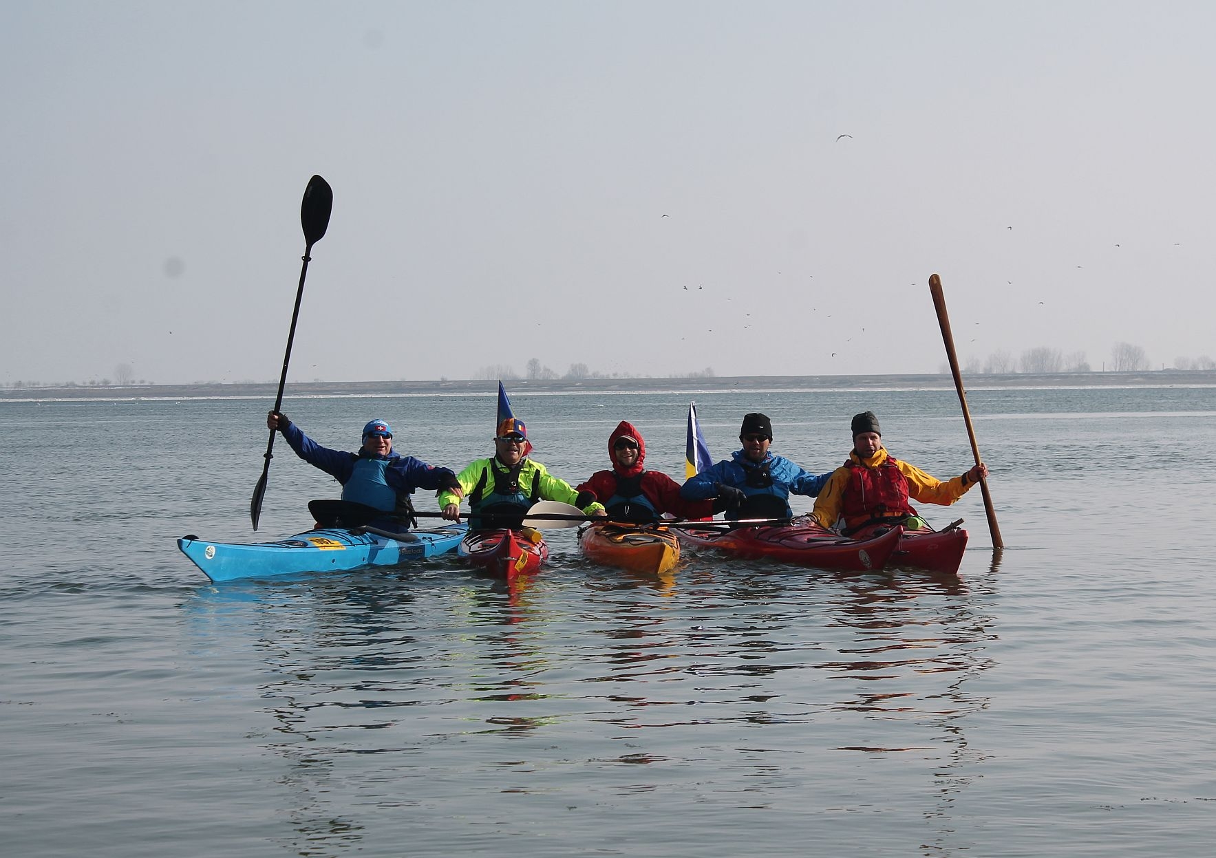 Altfel de 24 ianuarie. HORA UNIRII dansată în CAIAC pe Dunăre