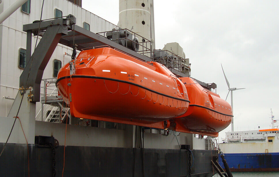 Primele bărci românești de salvare rezistente la foc, proiectate la ICEPRONAV Galați