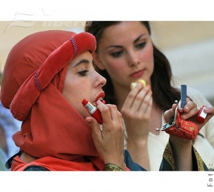 Două eleve gălăţence, în semifinala LicArt