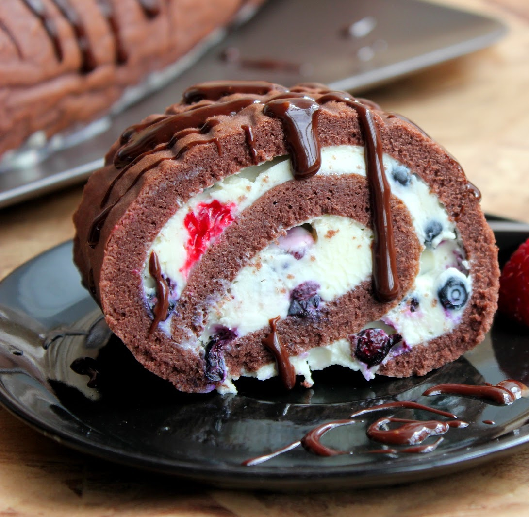 Ruladă cu fructe de pădure