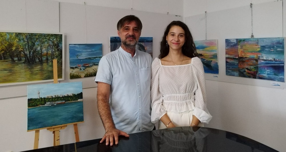 Tânără talentată, admisă prima la Facultatea de Arte din Sibiu. Gălățeanca Cristina Maria Șerbu, de la grafică la actorie