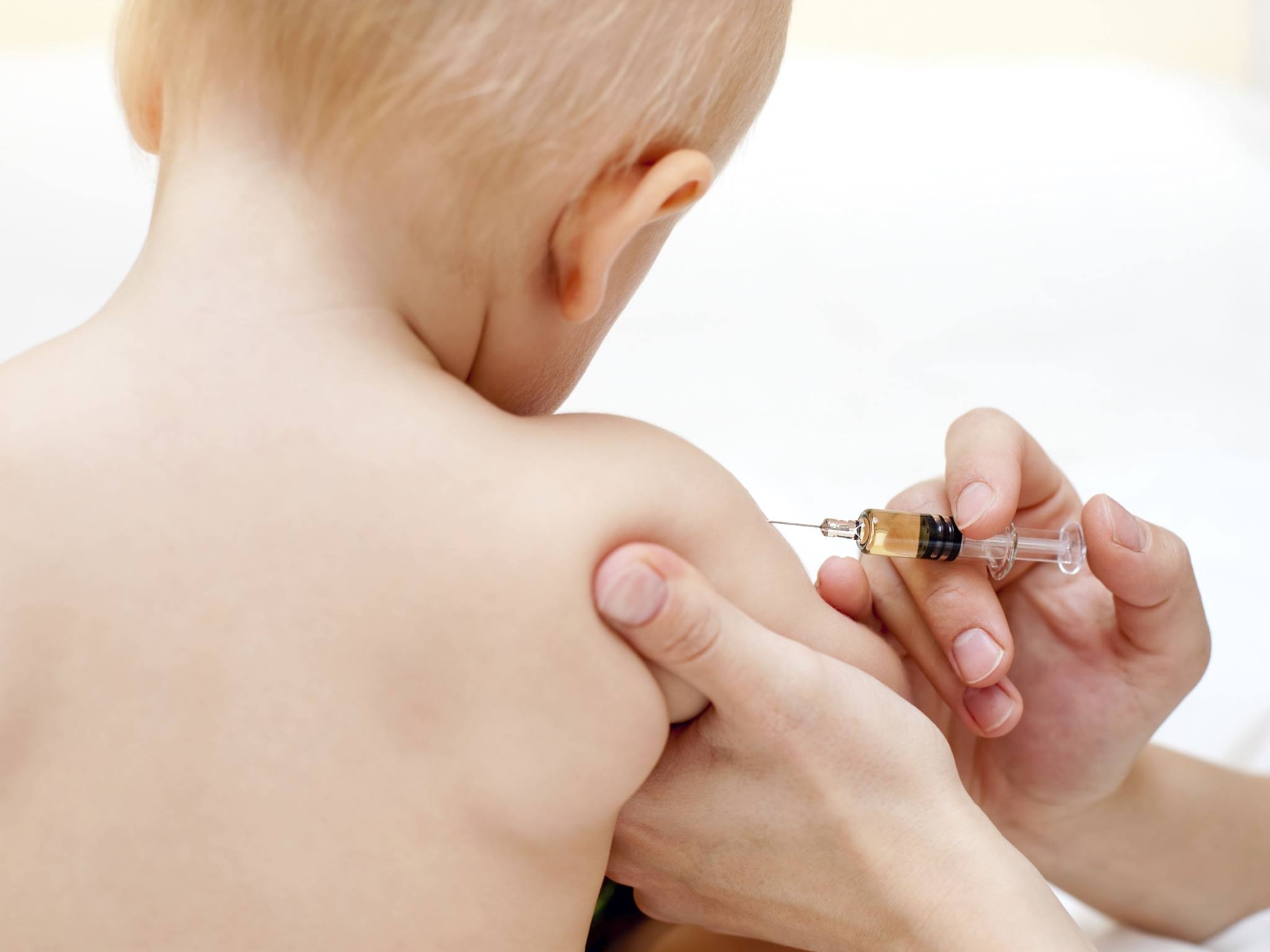 A început campania de VACCINARE împotriva rujeolei, rubeolei şi oreionului