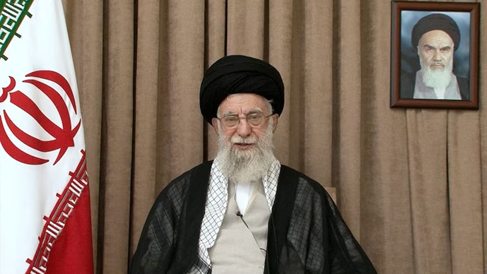 Ayatollahul Khamenei susține că Iranul a „zdrobit” Israelul în război