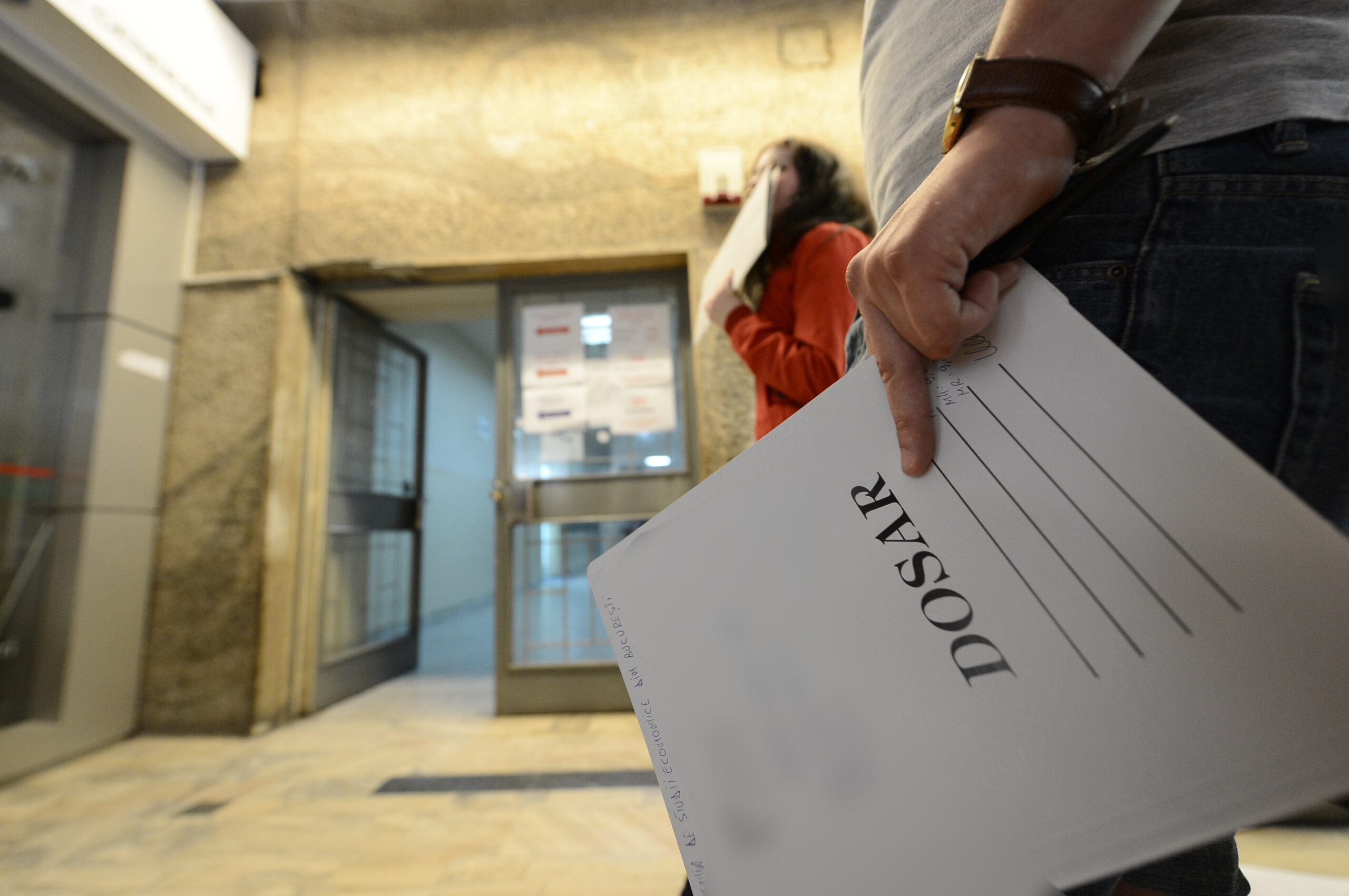 Se desființează 1.800 de posturi din instituțiile guvernamentale