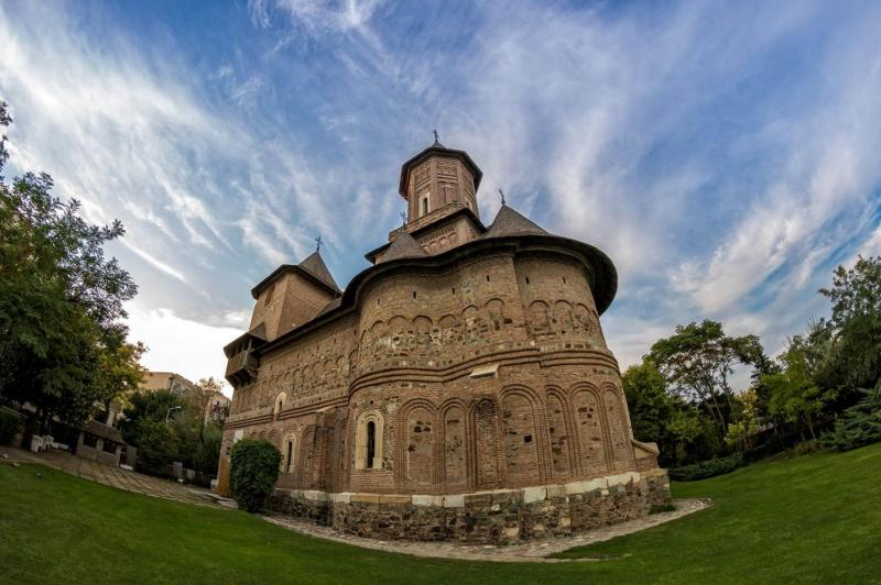 Tur pietonal ghidat, cu Mila 80